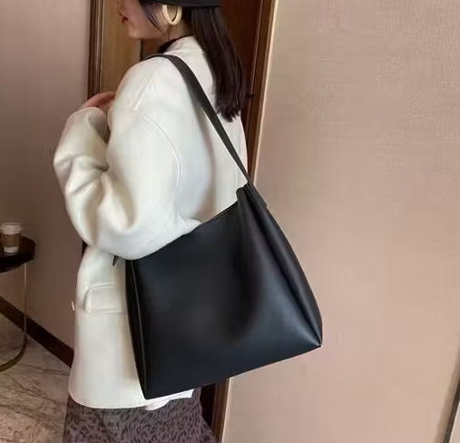 Women Tote Bag Black Faux Leather Handbags Casual Ladies Shoulder Bags for Shopping. With 1 Big Compartment