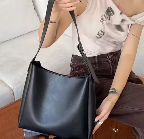 Women Tote Bag Black Faux Leather Handbags Casual Ladies Shoulder Bags for Shopping. With 1 Big Compartment